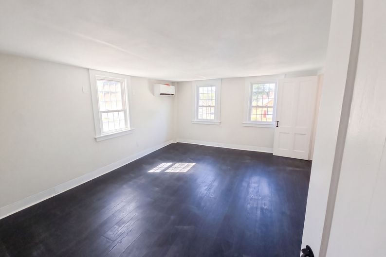 Photo 15 of 19 of 1026 Forbes St, East Hartford, CT