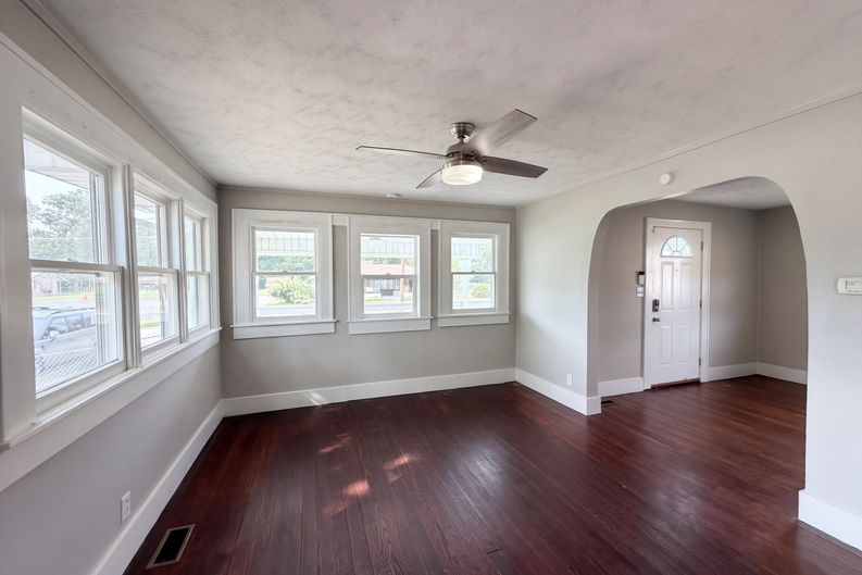 Photo 7 of 20 of 5125 S Walcott St, Indianapolis, IN