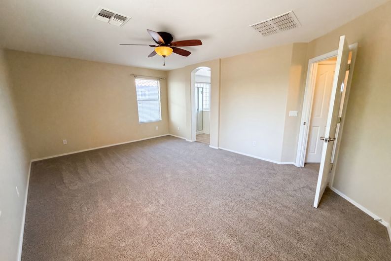 Photo 4 of 28 of 2695 E Vermont Ct, Gilbert, AZ