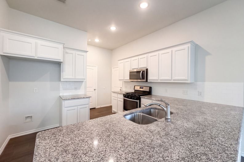 Photo 6 of 21 of 2825 Journey Ln, Crandall, TX