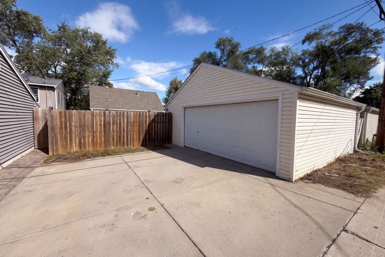 Photo 18 of 21 of 7221 Minnetonka Blvd, St. Louis Park, MN