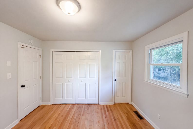 Photo 10 of 16 of 407 Lamesa Dr, Raleigh, NC