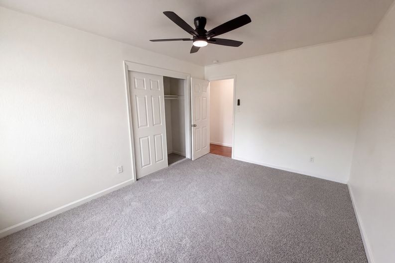 Photo 10 of 22 of 7550 Tamoshanter Way, Sacramento, CA