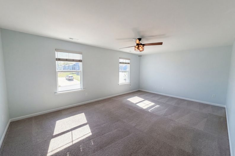 Photo 13 of 22 of 6454 Faulkner Dr, North Chesterfield, VA