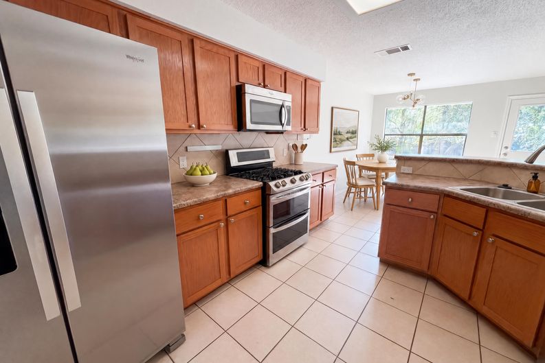 Photo 6 of 31 of 13020 Moorcroft Ln, Austin, TX