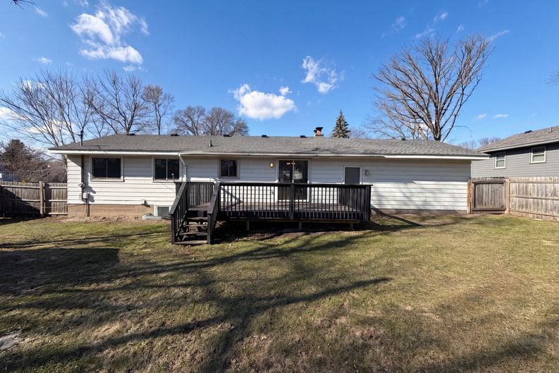 Photo 8 of 32 of 354 111th Ave NW, Coon Rapids, MN