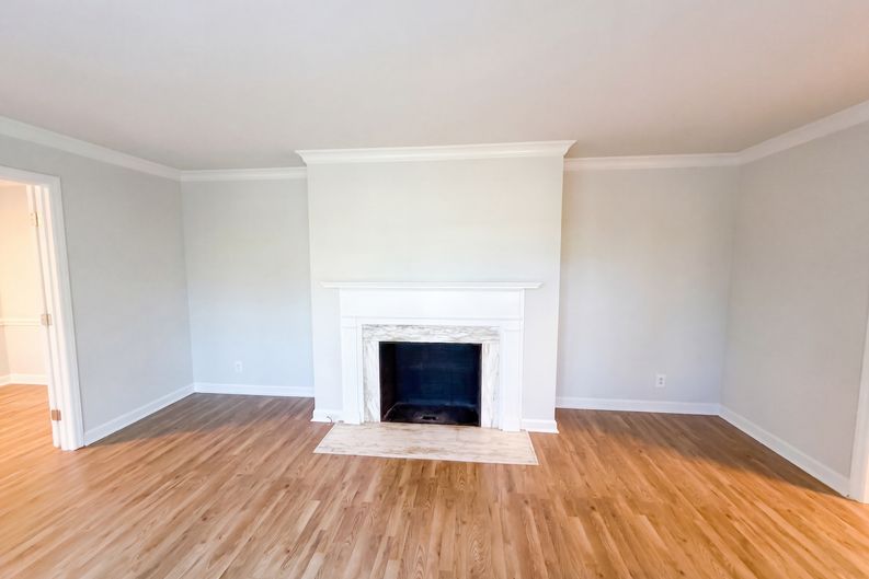 Photo 3 of 19 of 1524 Mt Holly Huntersville Rd, Charlotte, NC