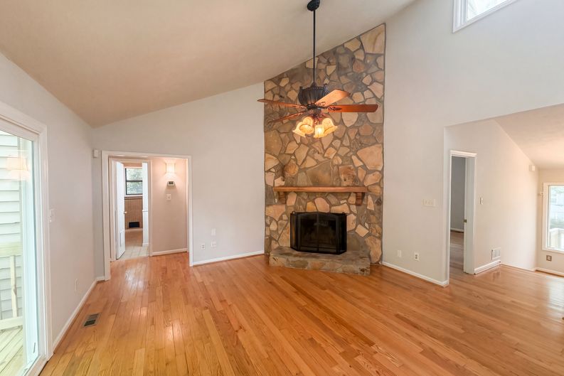 Photo 3 of 24 of 3143 Chase Ct SW, Marietta, GA