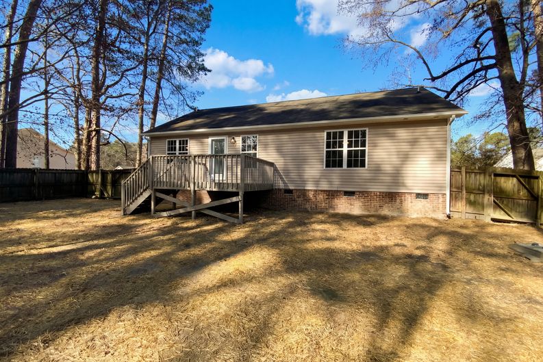 Photo 5 of 17 of 127 Wagon Trl, Willow Spring, NC