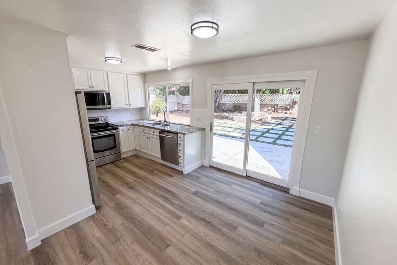 Photo 8 of 23 of 23732 San Dona, Laguna Hills, CA