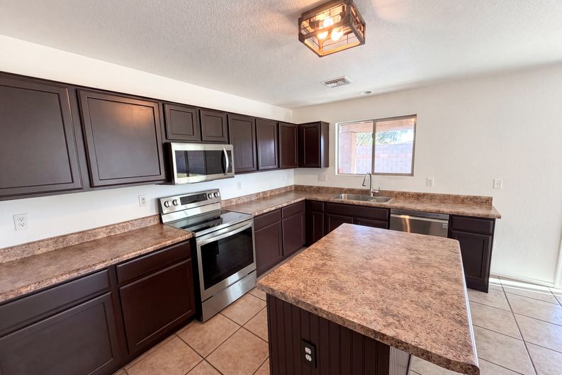 Photo 8 of 27 of 11244 W Massey Dr, Marana, AZ