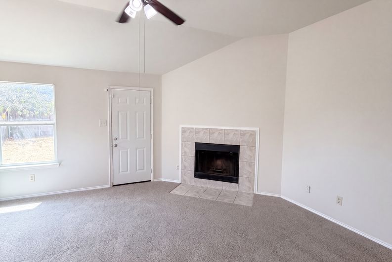 Photo 3 of 17 of 1910 Tawakani Ln, Little Elm, TX
