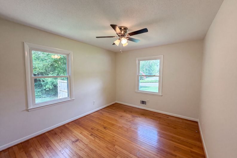 Photo 7 of 17 of 500 Sunnybrook Rd, Raleigh, NC