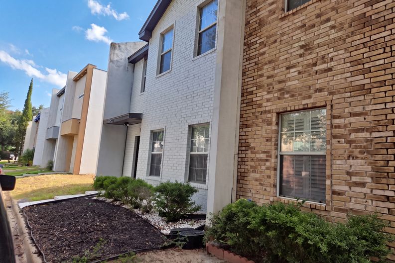 Photo 5 of 26 of 2116 S 6th St, McAllen, TX