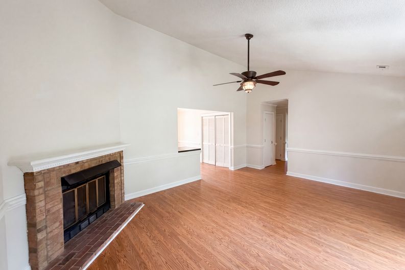Photo 6 of 17 of 5500 Fortunes Ridge Dr, Durham, NC