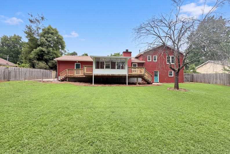 Photo 26 of 29 of 1731 Sundale Dr, Lawrenceville, GA
