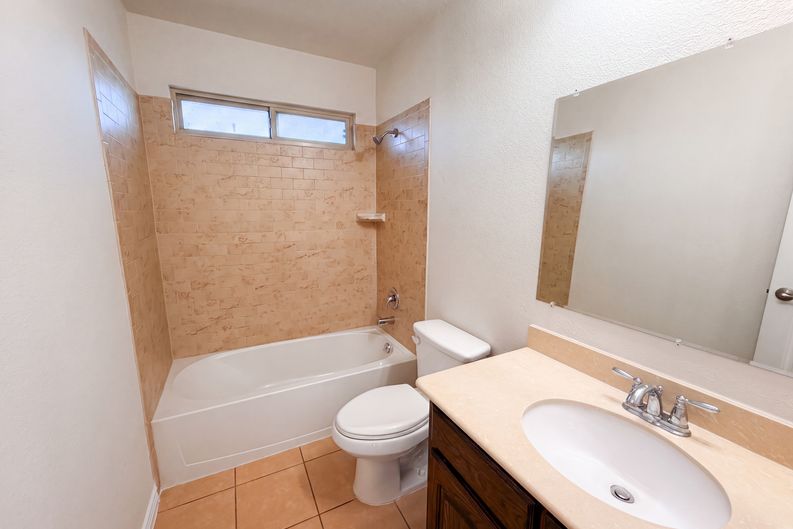 Photo 18 of 22 of 1217 Maverick Ln, Royse City, TX