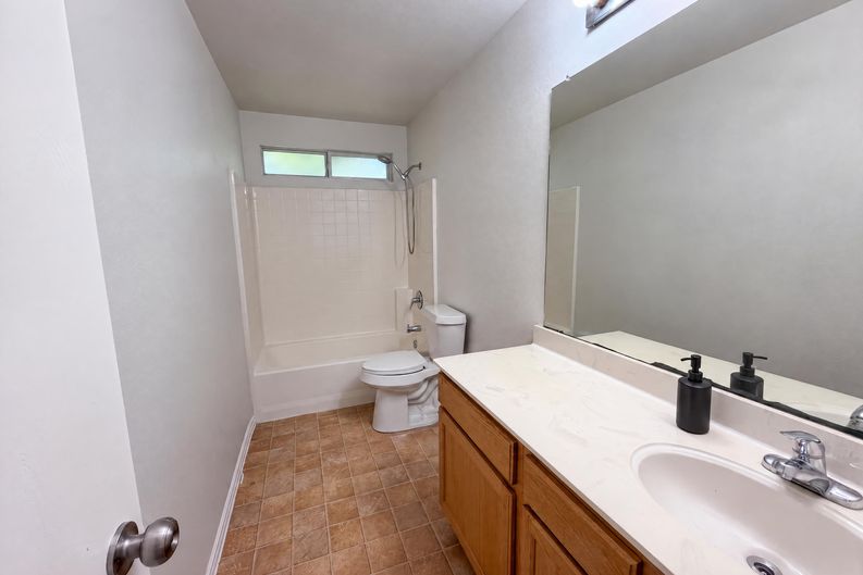 Photo 16 of 20 of 710 Encanto Dr, Leander, TX