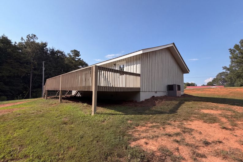 Photo 33 of 41 of 204 Jim Grizzle Rd, Royston, GA