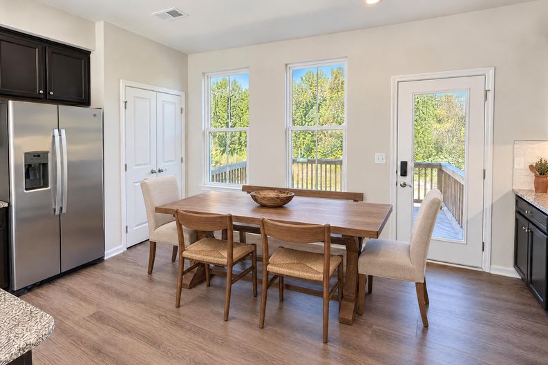 Photo 11 of 26 of 3344 Beeler Ln, Charlotte, NC