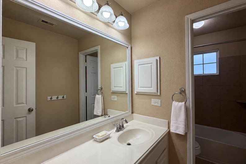 Photo 19 of 40 of 9003 Newcroft Ct, Tomball, TX