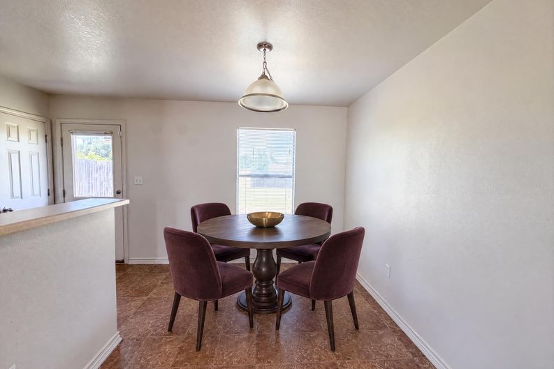 Photo 6 of 16 of 2512 Saulsbury Dr, Temple, TX
