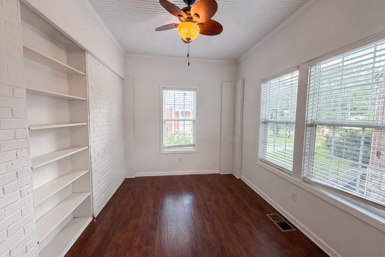 Photo 8 of 21 of 1773 Sylvan Rd SW, Atlanta, GA