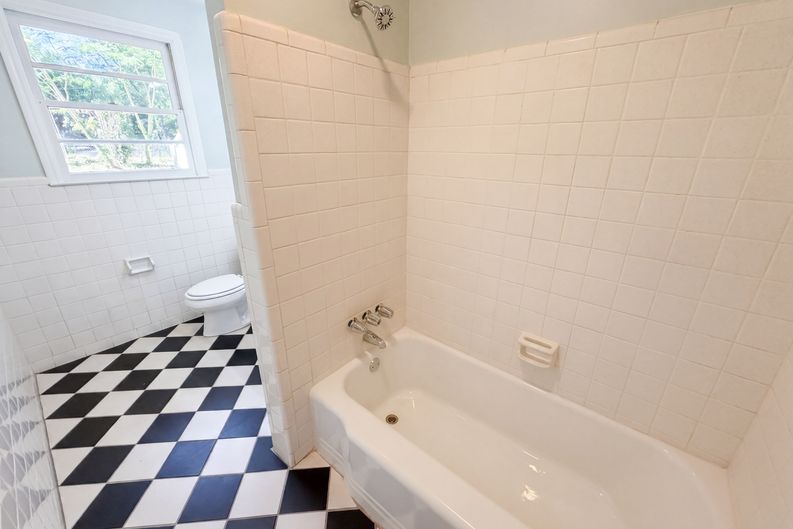 Photo 17 of 26 of 1817 Neptune Dr, Columbia, SC