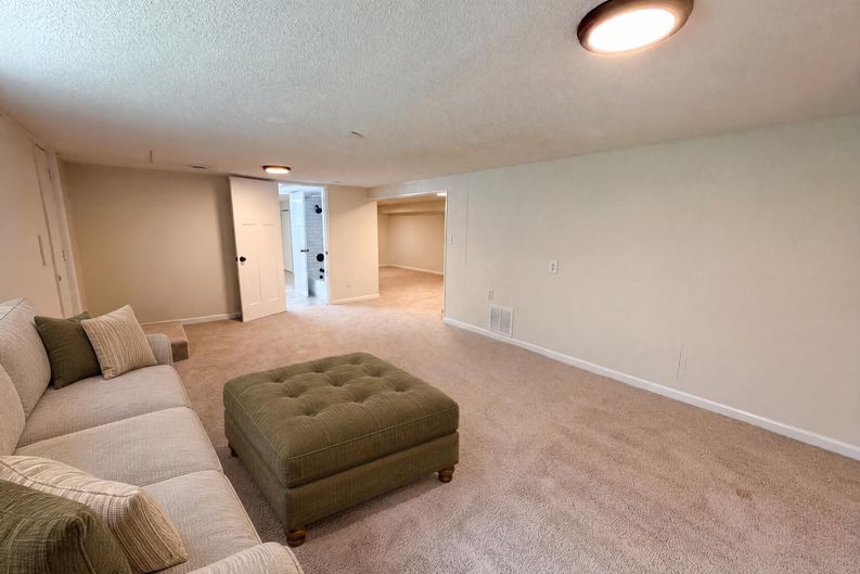 Photo 19 of 27 of 1695 Abell St, Maplewood, MN