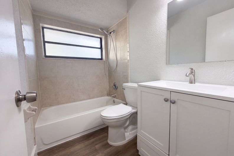Photo 12 of 22 of 888 Brightwood Way, Wellington, FL