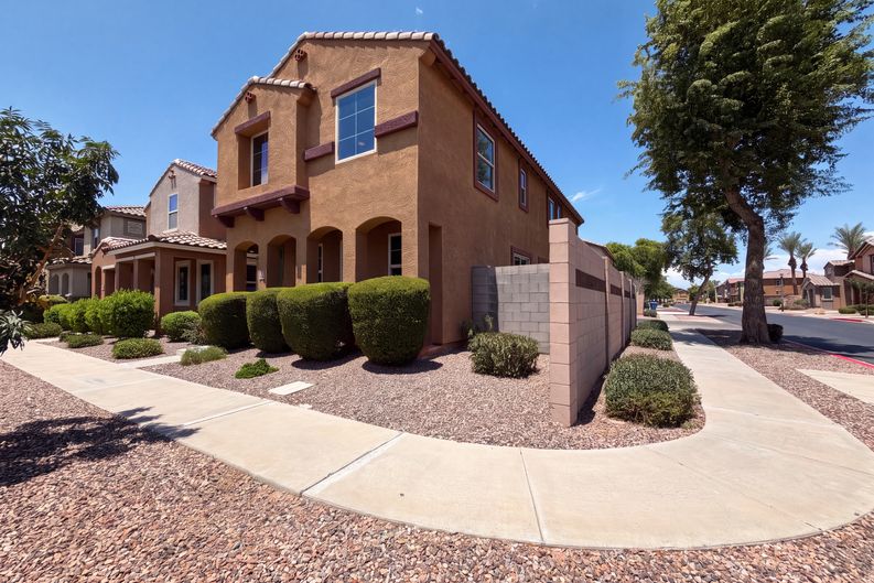 Photo 22 of 27 of 7730 W Giles Rd, Phoenix, AZ