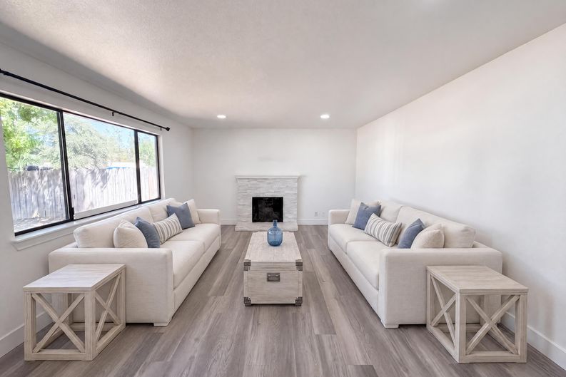 Photo 3 of 26 of 8266 Streng Ave, Citrus Heights, CA