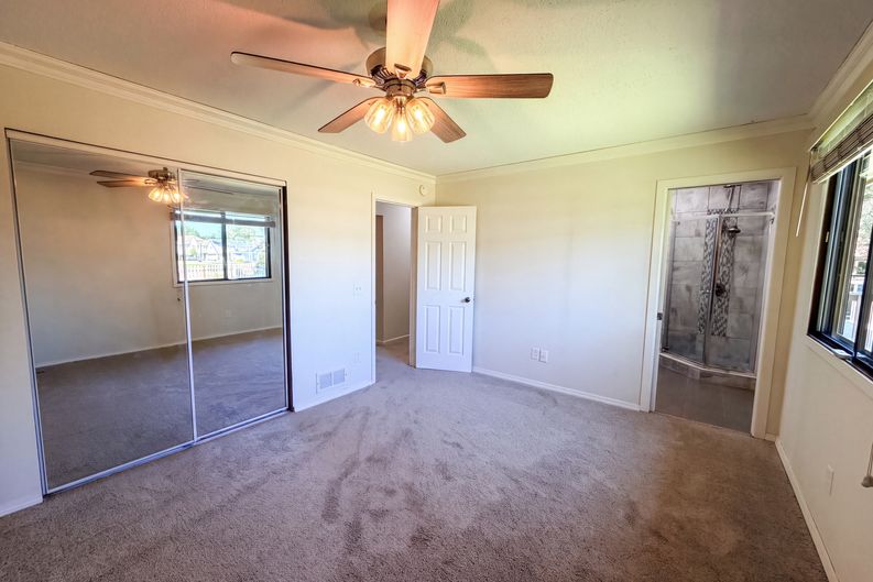 Photo 4 of 24 of 13802 Holyoke Path, Apple Valley, MN