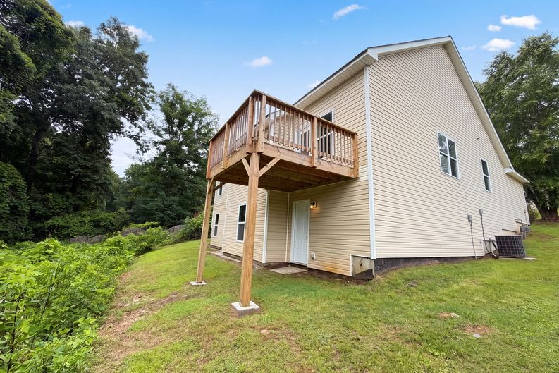 Photo 5 of 27 of 108 Legend Creek Dr, Canton, GA