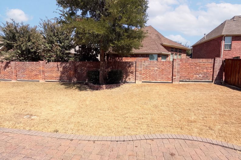 Photo 26 of 46 of 3228 Tearose Dr, Richardson, TX