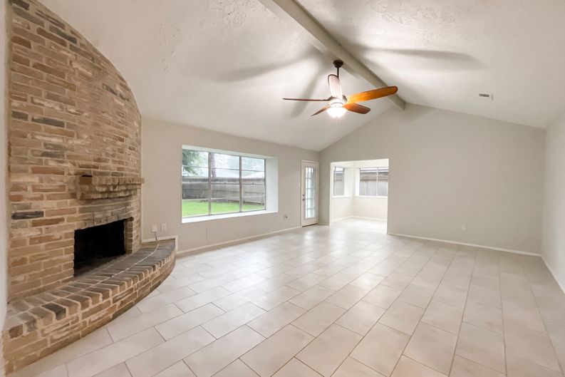 Photo 9 of 16 of 23110 Pennsgrove Rd, Spring, TX