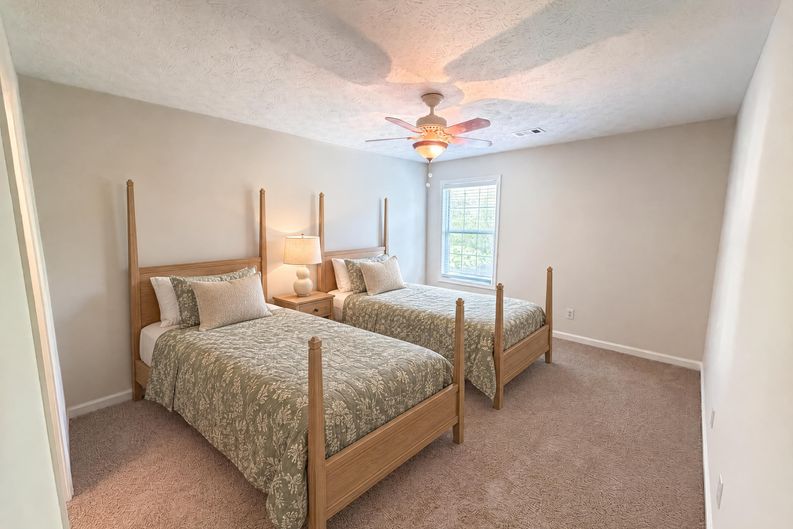 Photo 4 of 21 of 13331 Harpley Ct, Alpharetta, GA