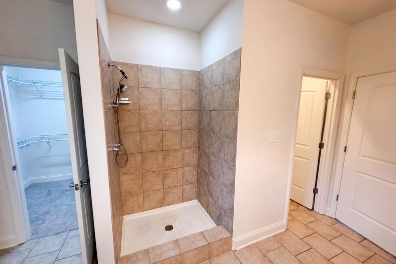 Photo 10 of 23 of 2433 Misty Ridge Dr, Lenoir City, TN