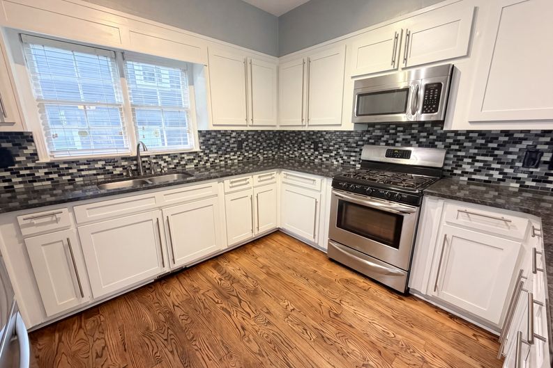 Photo 11 of 39 of 1821 Monroe Dr NE, Atlanta, GA