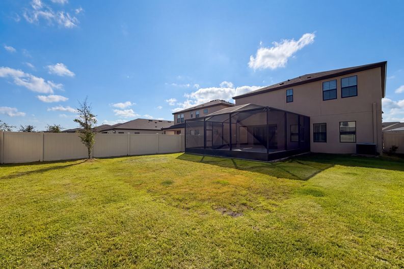 Photo 5 of 33 of 12643 Horseshoe Bend Dr, Lithia, FL