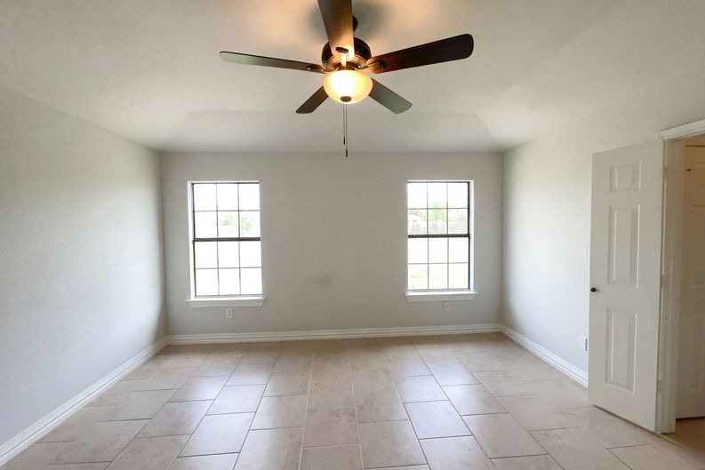 Photo 14 of 17 of 602 Torero Dr, Oak Point, TX