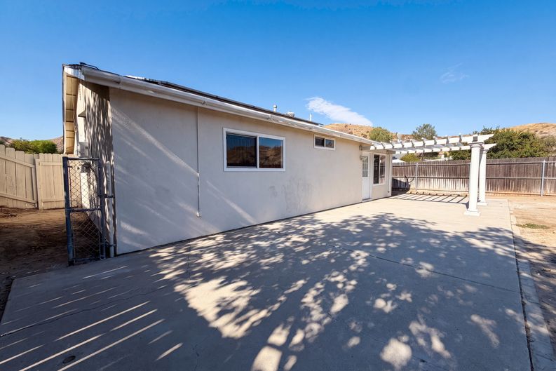 Photo 23 of 25 of 14602 Rosecourt Dr, Canyon Country, CA