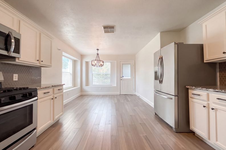 Photo 7 of 16 of 21714 Falcongate Ct, Humble, TX