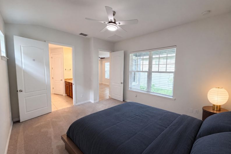 Photo 4 of 39 of 8231 Laureate Blvd, Orlando, FL