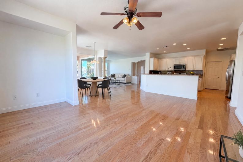 Photo 16 of 23 of 10228 Donde Ave, Las Vegas, NV