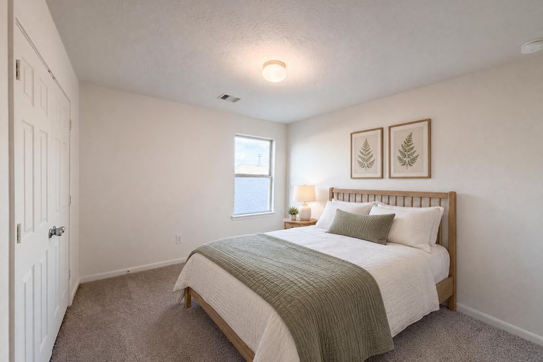Photo 10 of 18 of 15835 Copper Oak Ln, Houston, TX