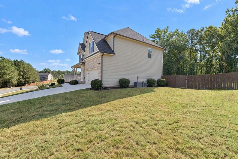 Photo 19 of 24 of 1801 Sycamore Dr, Loganville, GA