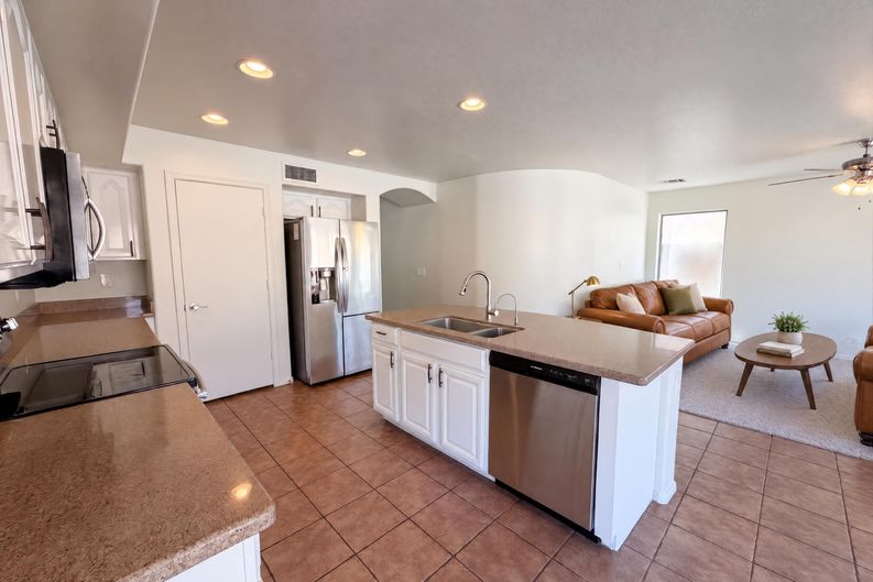 Photo 7 of 30 of 25798 W Hilton Ave, Buckeye, AZ