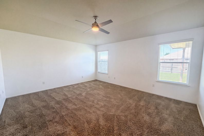 Photo 4 of 18 of 9301 Cricket Dr, Killeen, TX