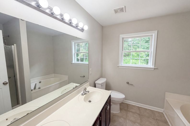 Photo 15 of 21 of 128 Morena Dr, Holly Springs, NC